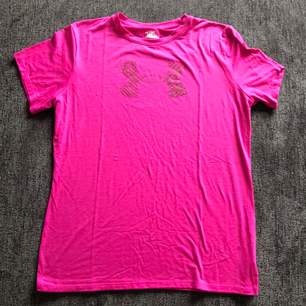 Under armour pink tee